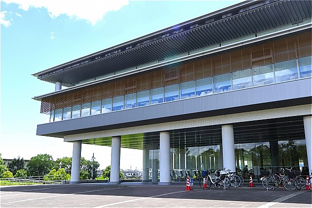 奈良県立図書情報館
